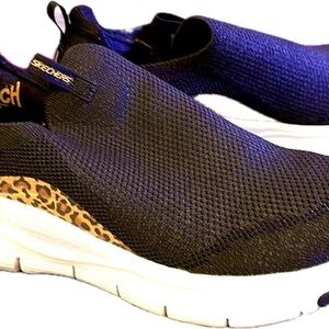 Sketchers Arch Fit New Native Slip Ons